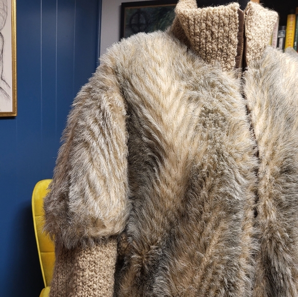 Vintage D'Esprit Faux Fur Coat - Picture 3 of 9